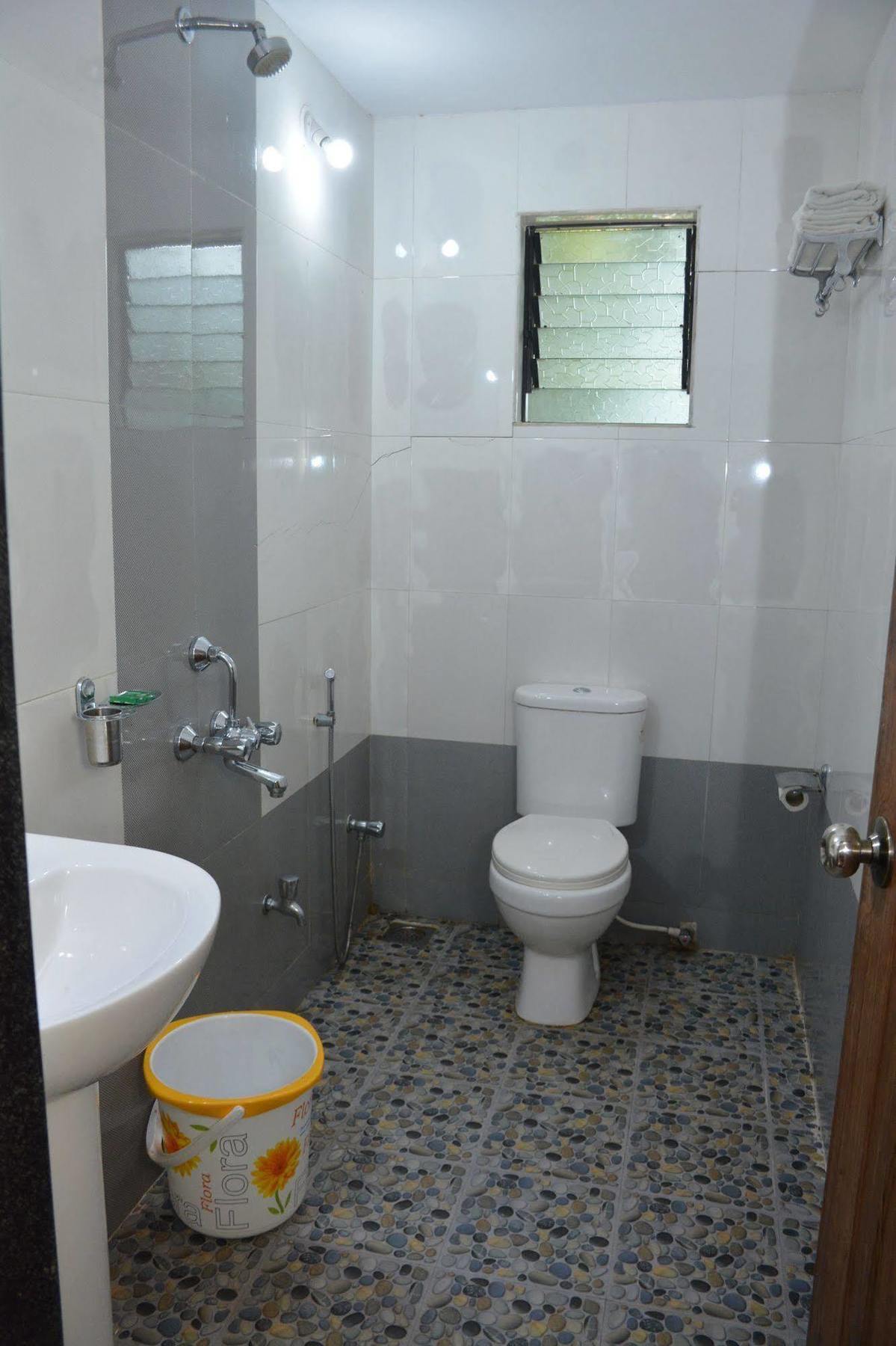 Rbr Suites Calangute Exterior foto
