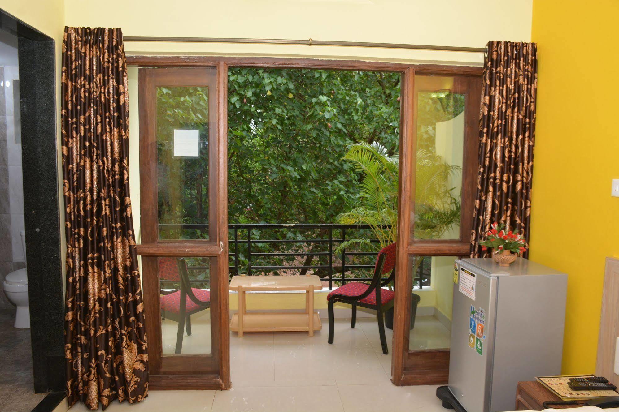 Rbr Suites Calangute Exterior foto